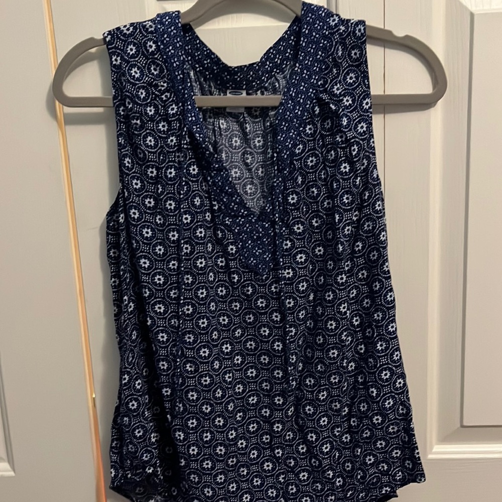Sleeveless blouse